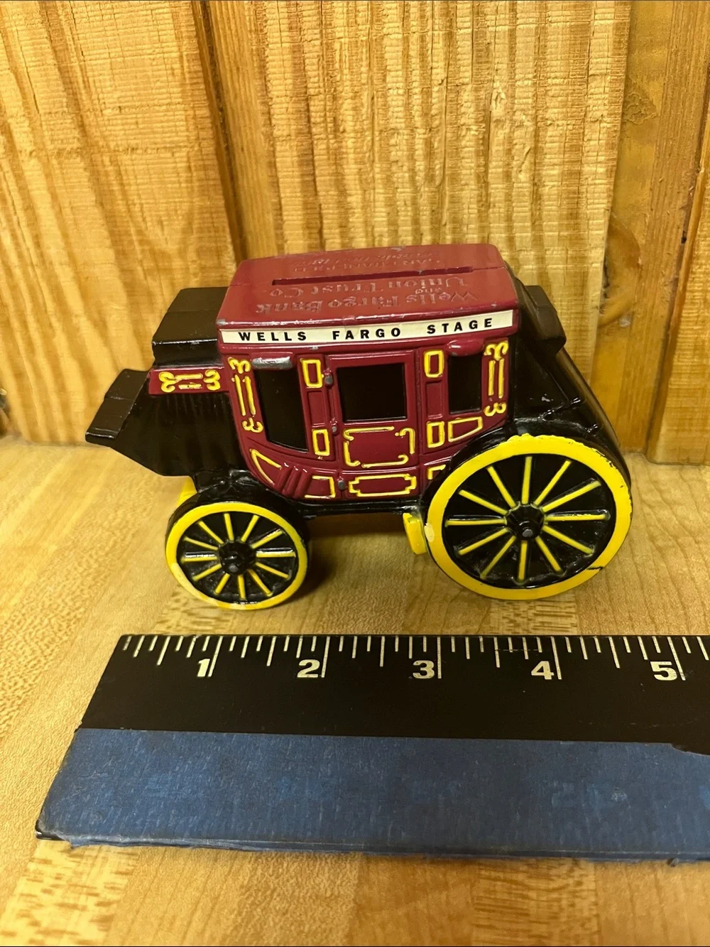 Vintage Wells Fargo Stagecoach cast iron coin bank collectible ( no key)